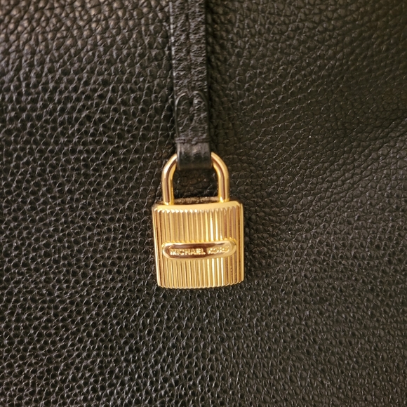 Michael Kors | Mercer Large Leather Dome Satchel, Black - Picture 6 of 16